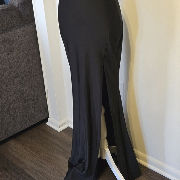 Black Windsor Maxi Dress - Picture 5 of 8